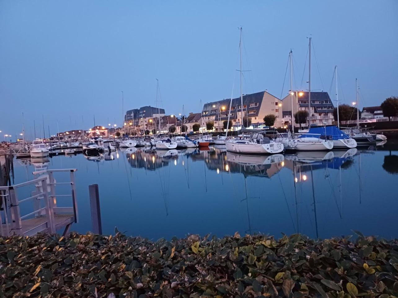 Le 501 F2 De Plain-Pied Avec Terrasse Leilighet Courseulles-sur-Mer Eksteriør bilde
